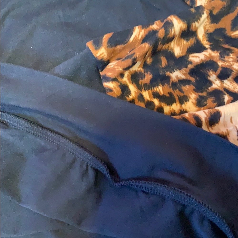 Black Leopard Print 2 Piece Long Sleeve High Rise Legging Outfit Set - Picture 9 of 12